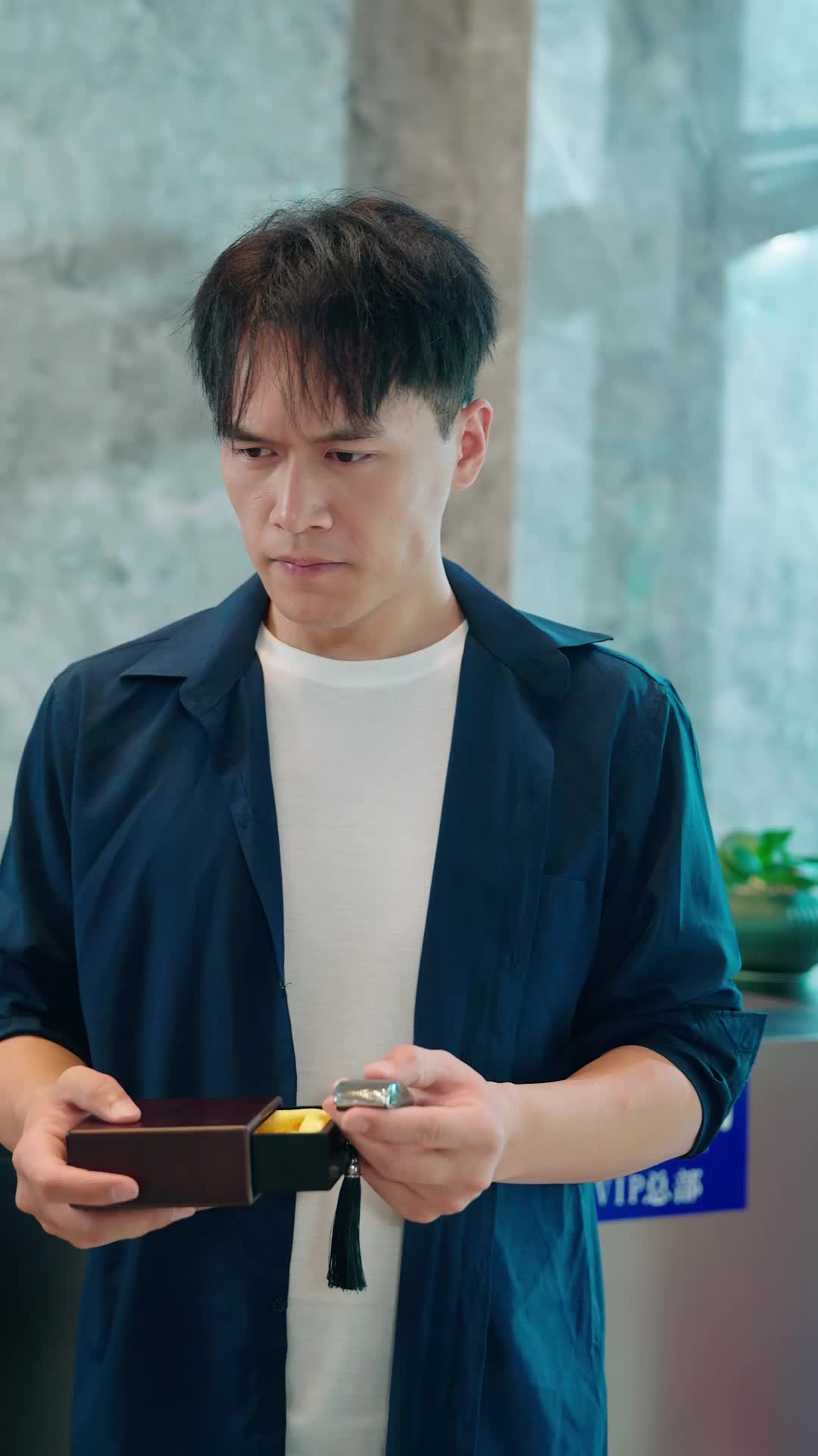 Folge 9 - Vom Himmel fallendes Milliardenerbe